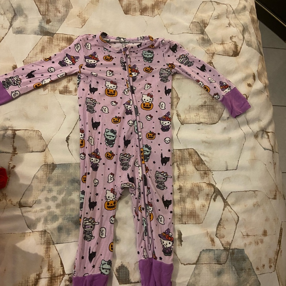 Posh Peanut hello kitty Halloween sleeper size 6-9 months